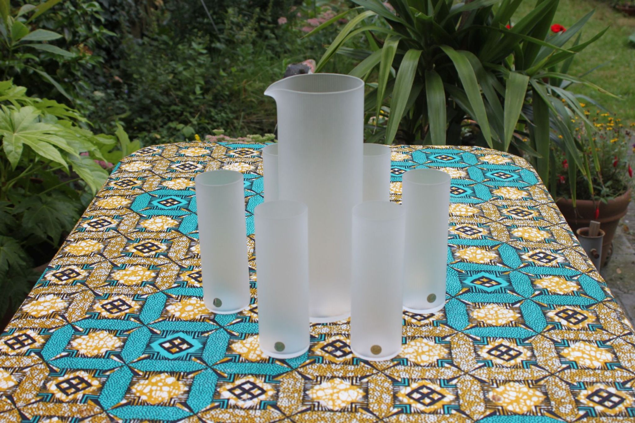 Striped ice glass pitcher and six cocktail glasses by Peill & Putzler, Germany 1960s.
