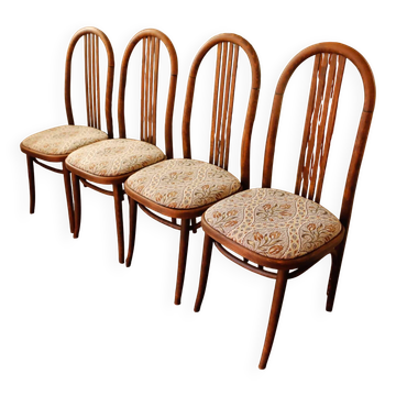 Ensemble de quatre chaises en bois cintré TON des années 1970 avec un revêtement floral.