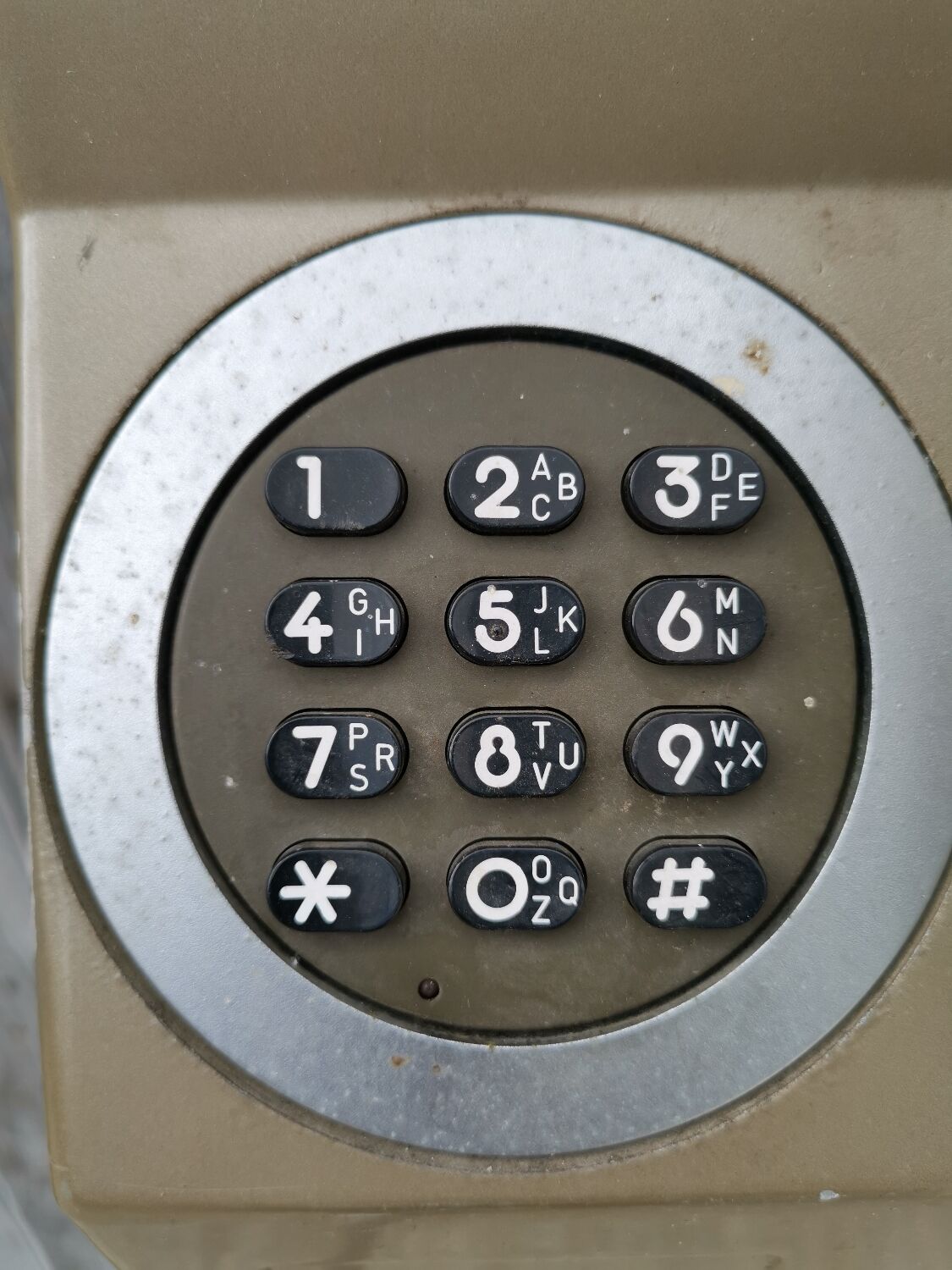 Coin-operated cabin payphone