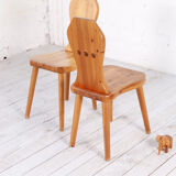 Set of 2 pine kitchen chairs