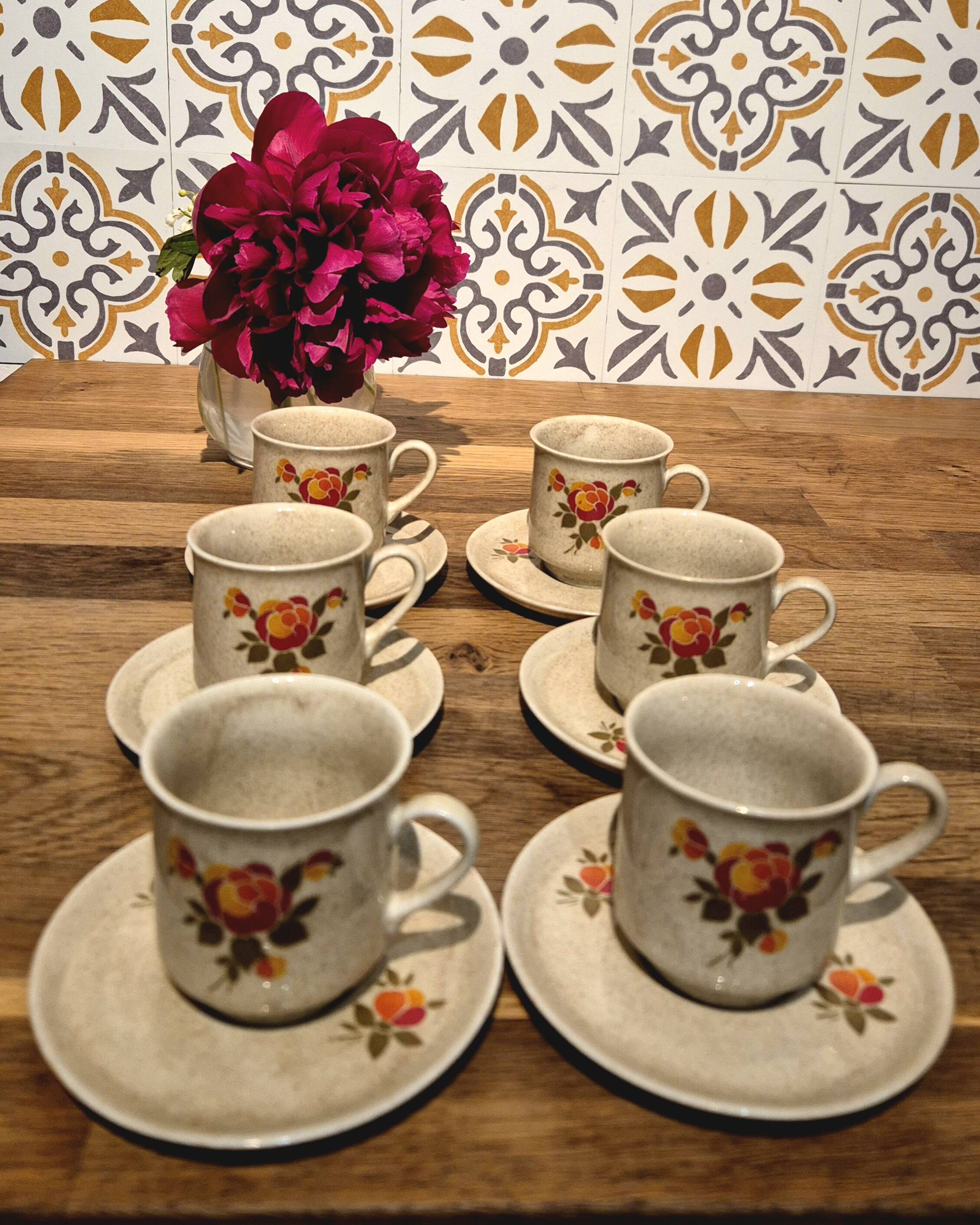 Vintage cups and saucers - set of 6