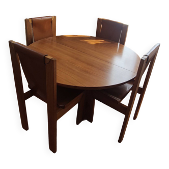 Extendable table and 4 leather chairs