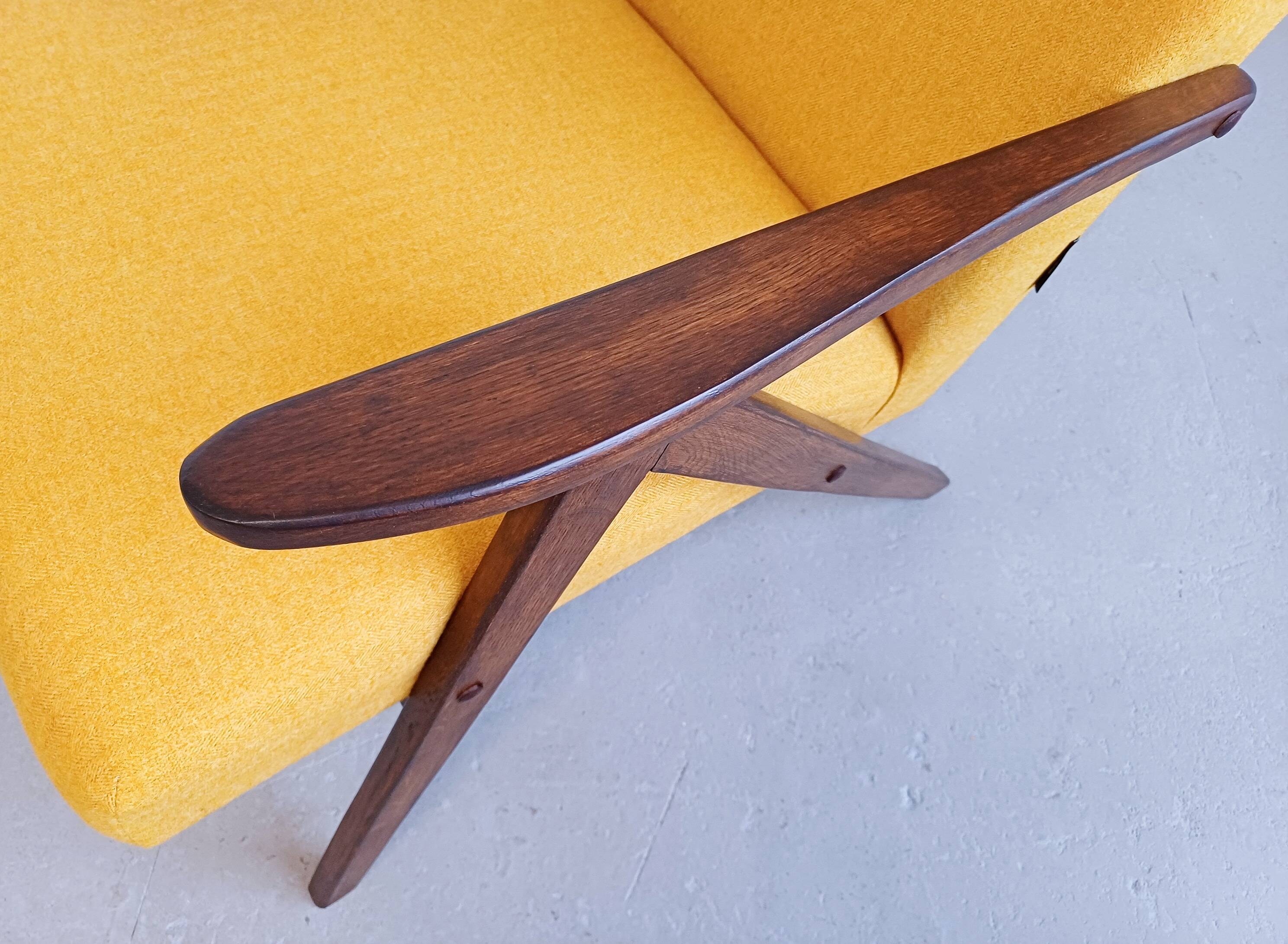 Mid Century Easy Chair Model B 310 Var in Yellow Tweed