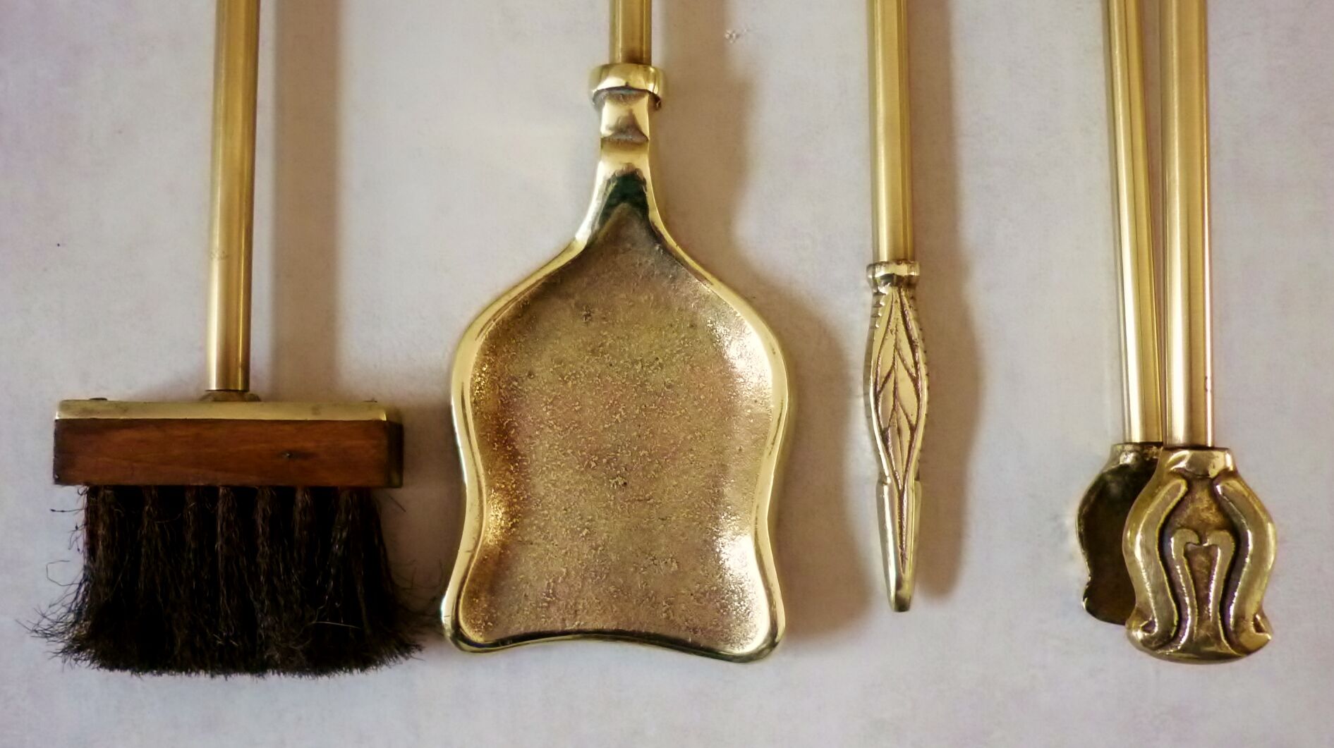 Servant, accessories fireplace, marked chiseled bronze and brass, 5 pieces