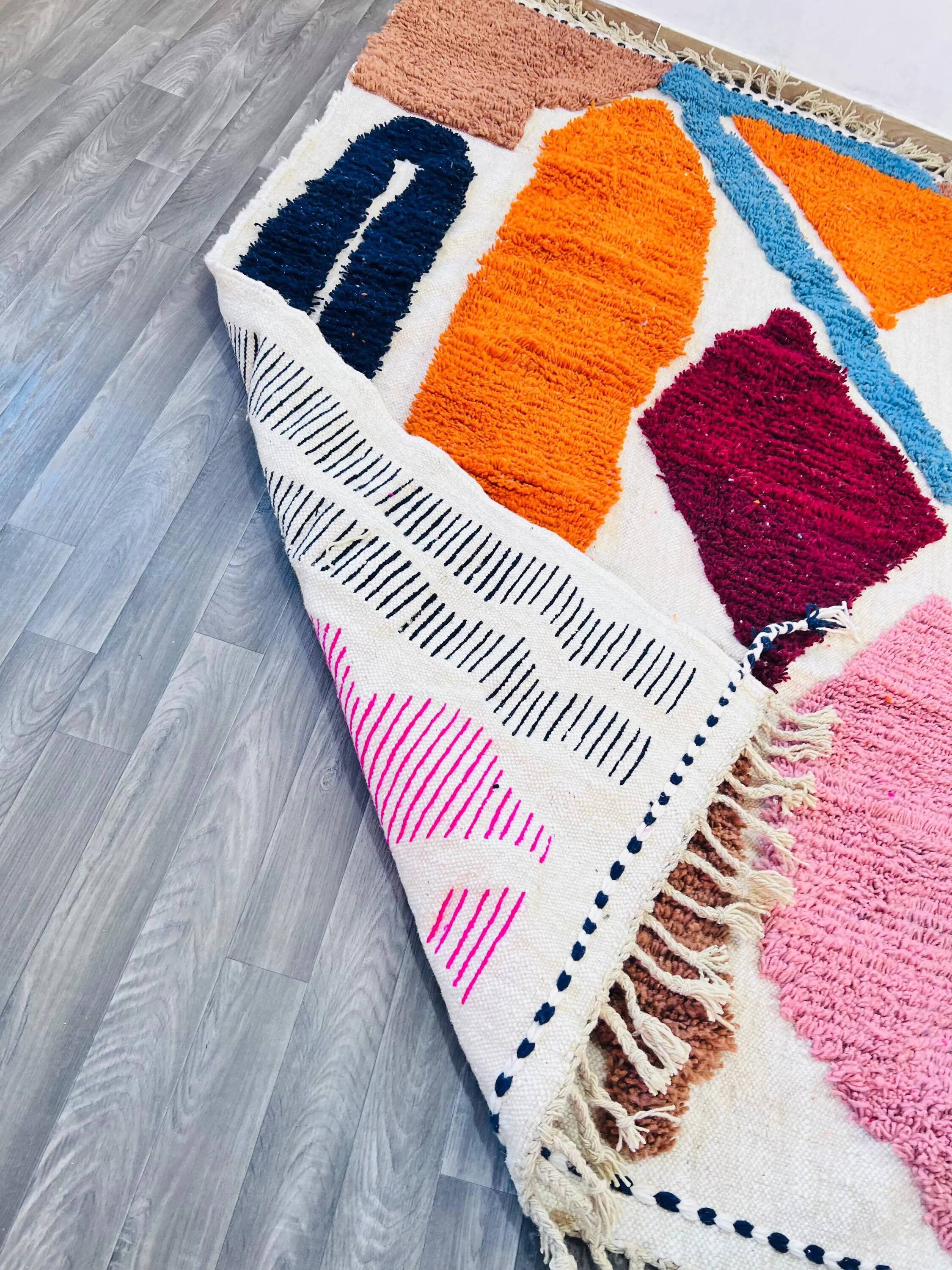 Handmade Berber rug in wool 3 x 2 m