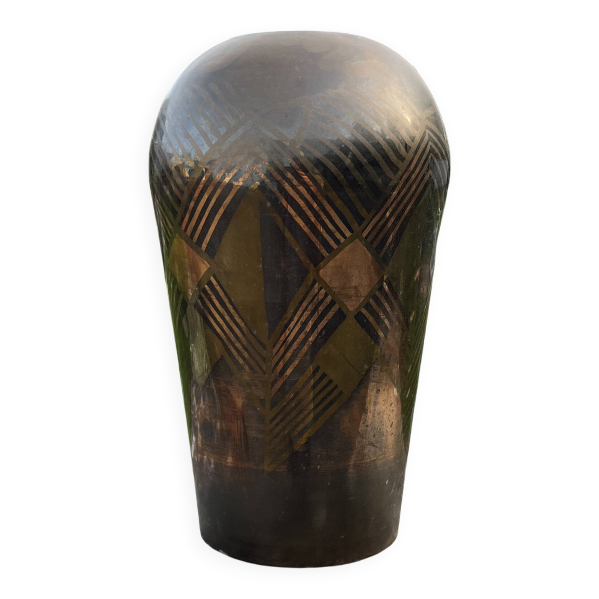 Art Deco vase in brass with geometric patterns