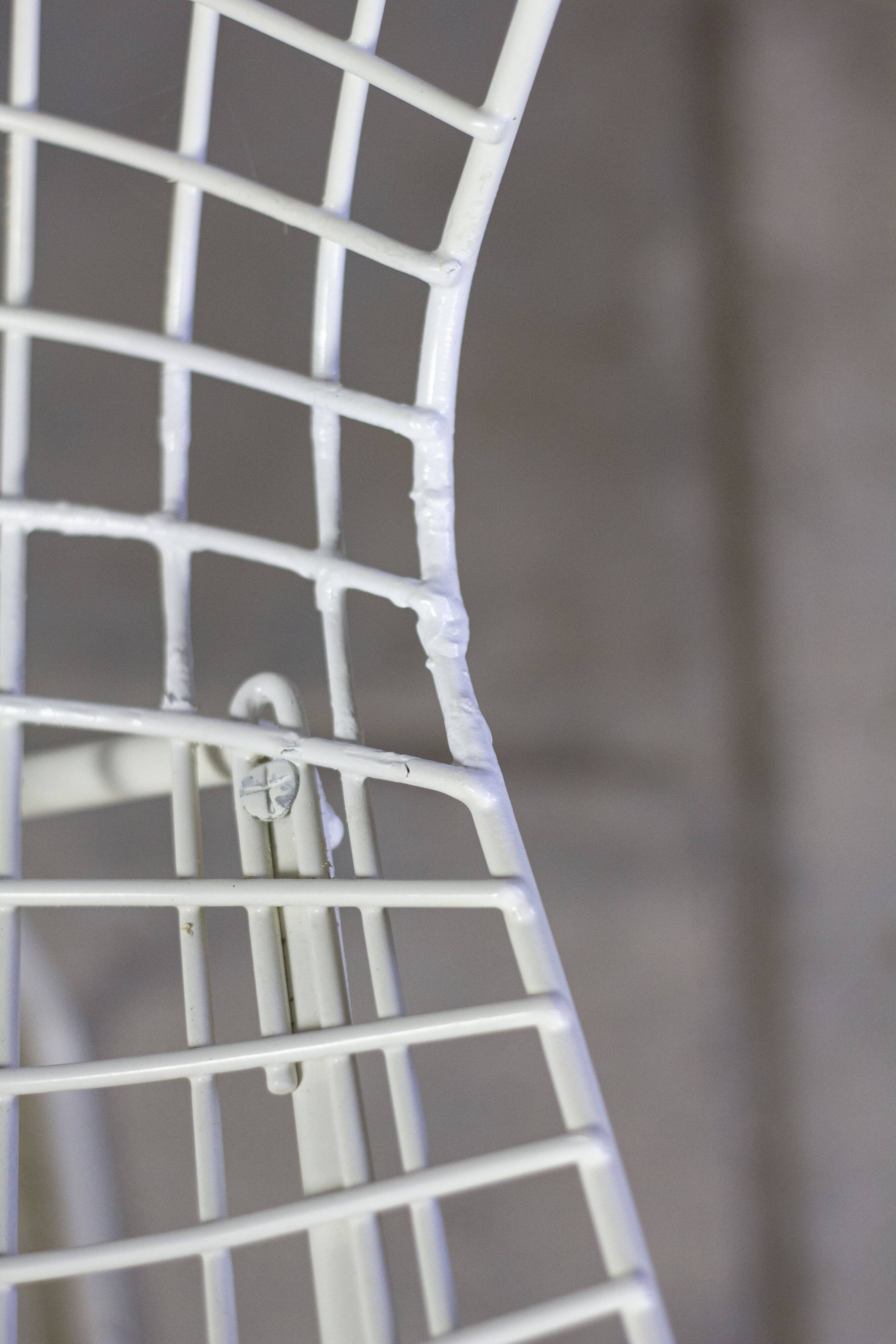 Wire Harry Bertoia chair white