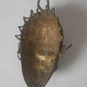 Masque en laiton patiné sculpture murale objet de décoration tribal ethnique art africain fait main