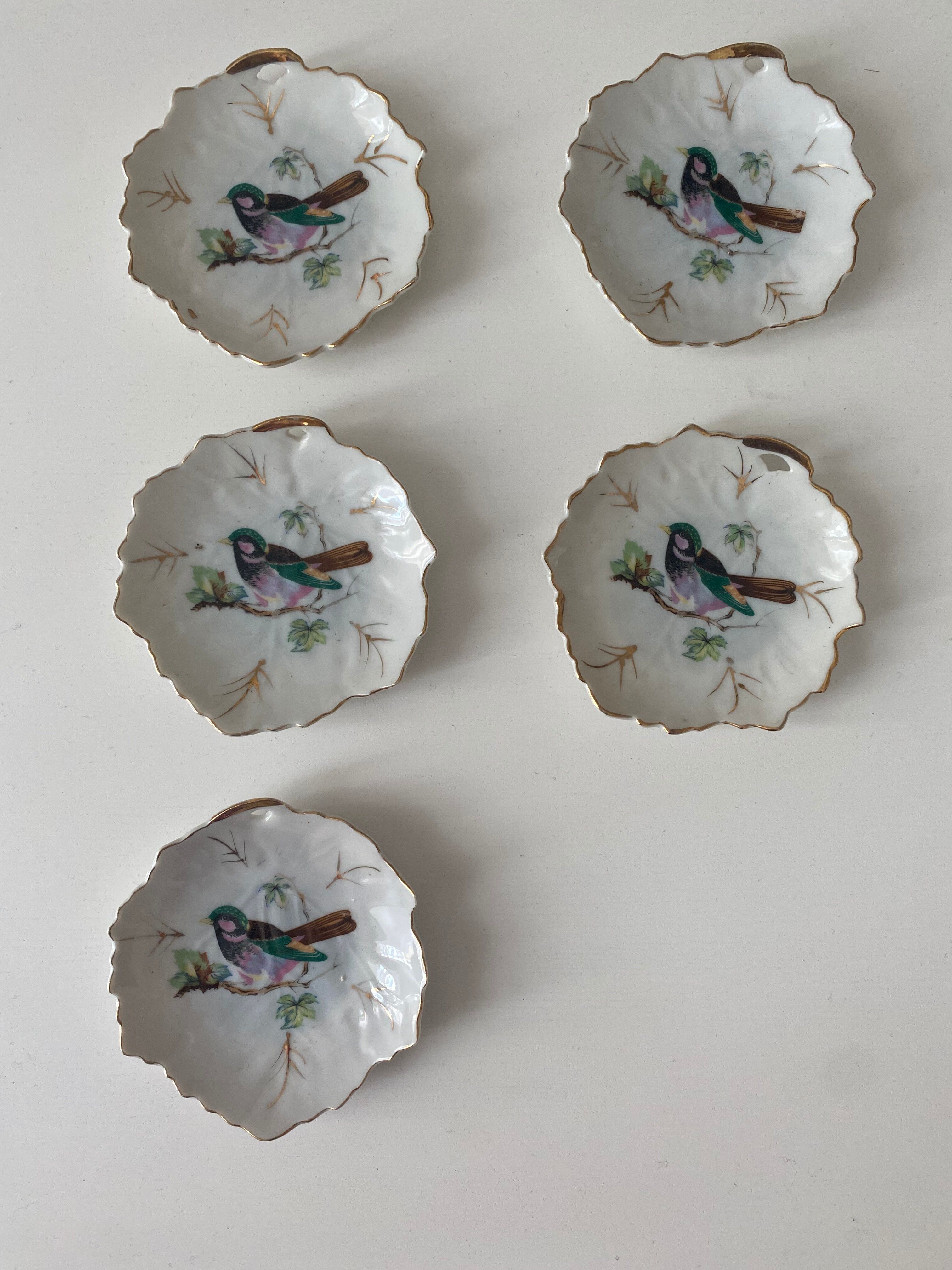 Mini porcelain plates with bird pattern