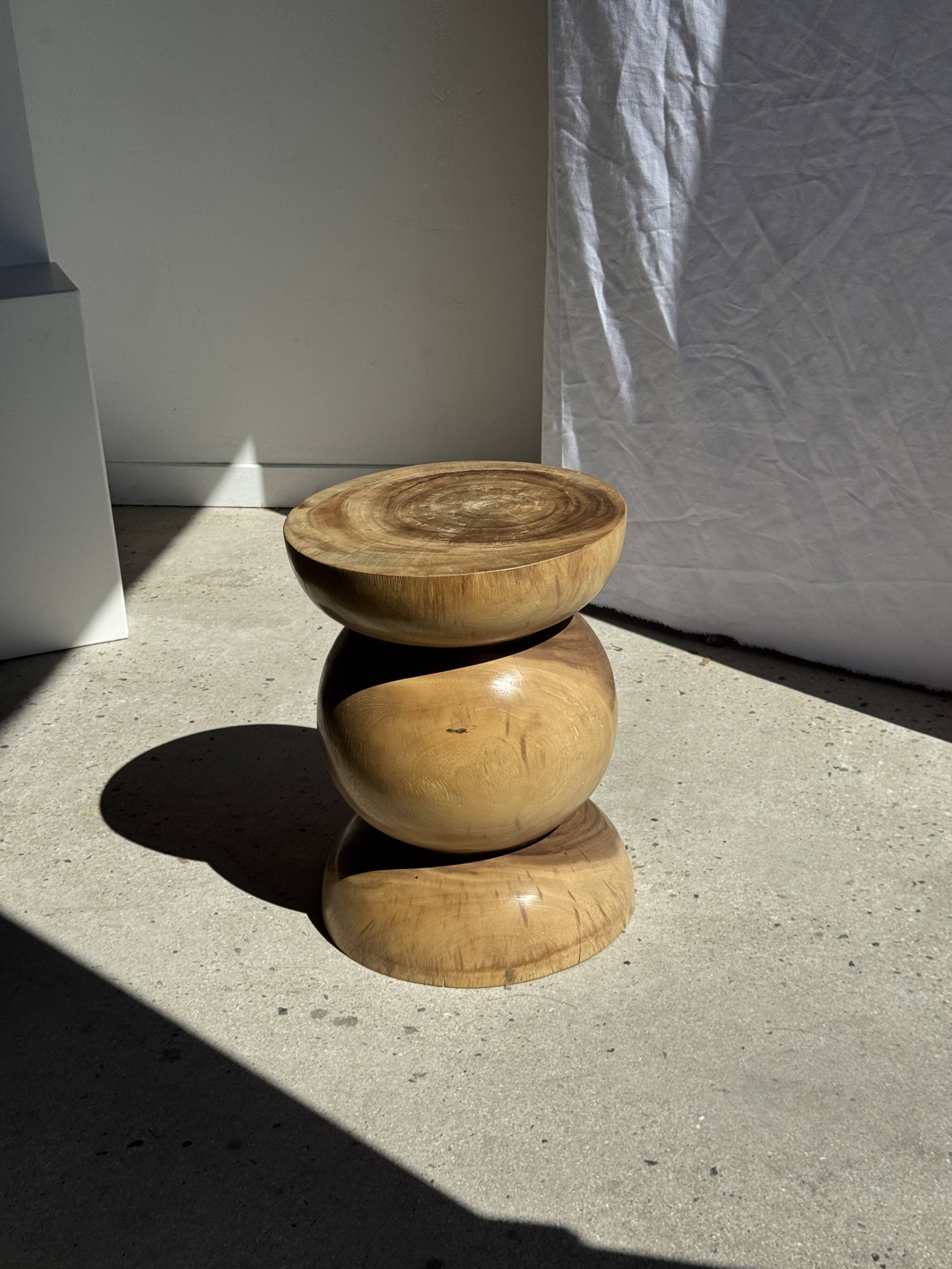 Stool, side table, end table in solid suar wood, spheres H50 D39.