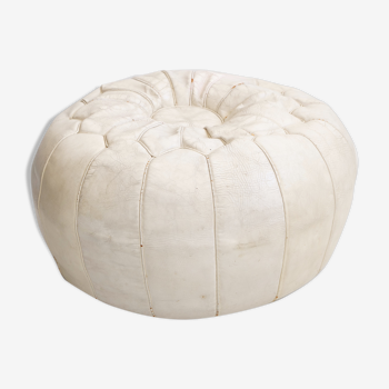 Pouf en patchwork de cuir blanc cassé