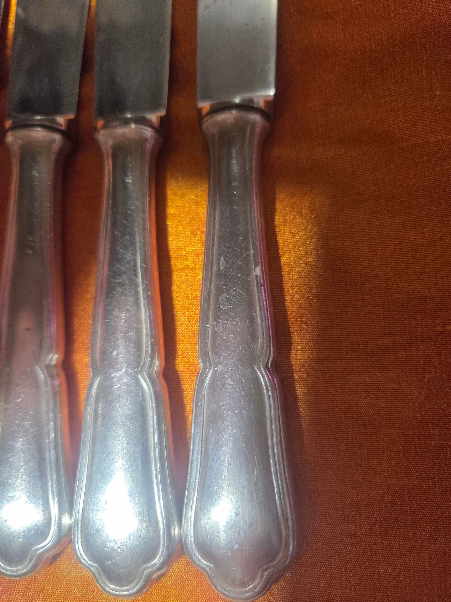 Table knives