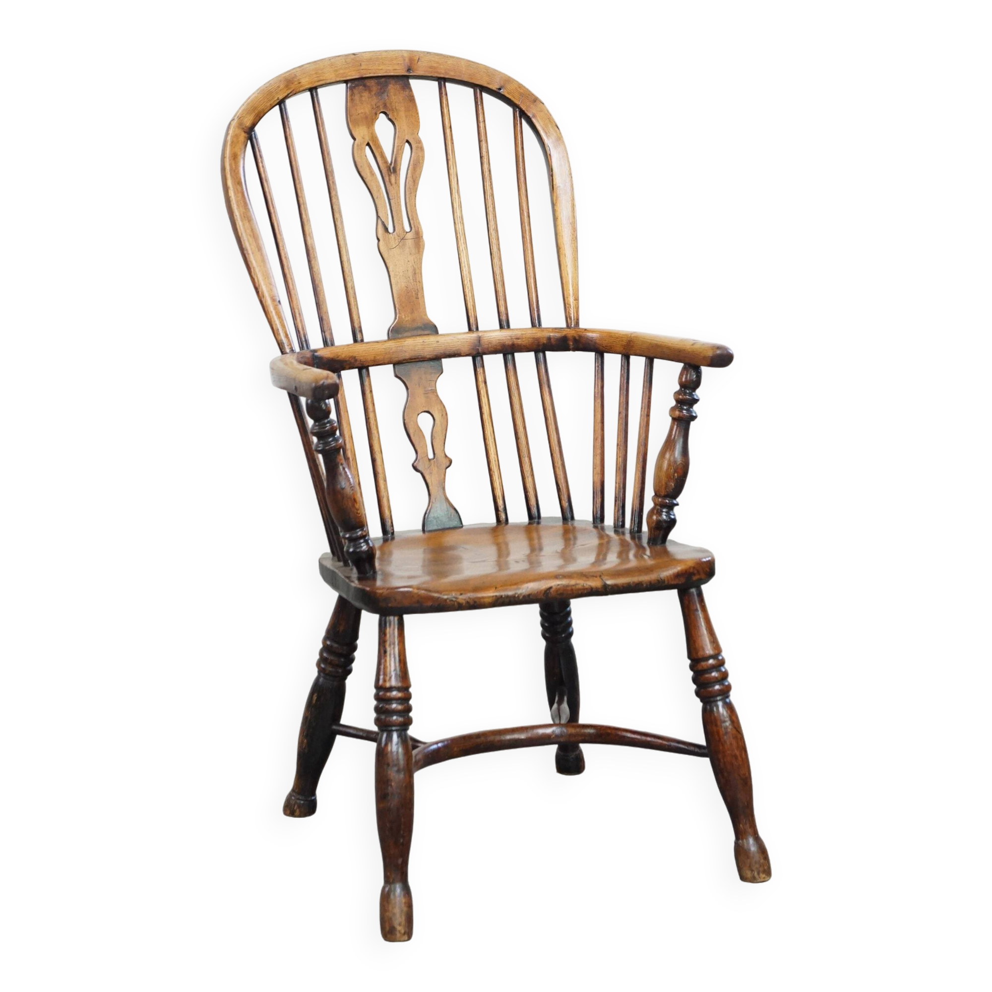 Beautiful, practical antique English highback Windsor chair with a lovely patina