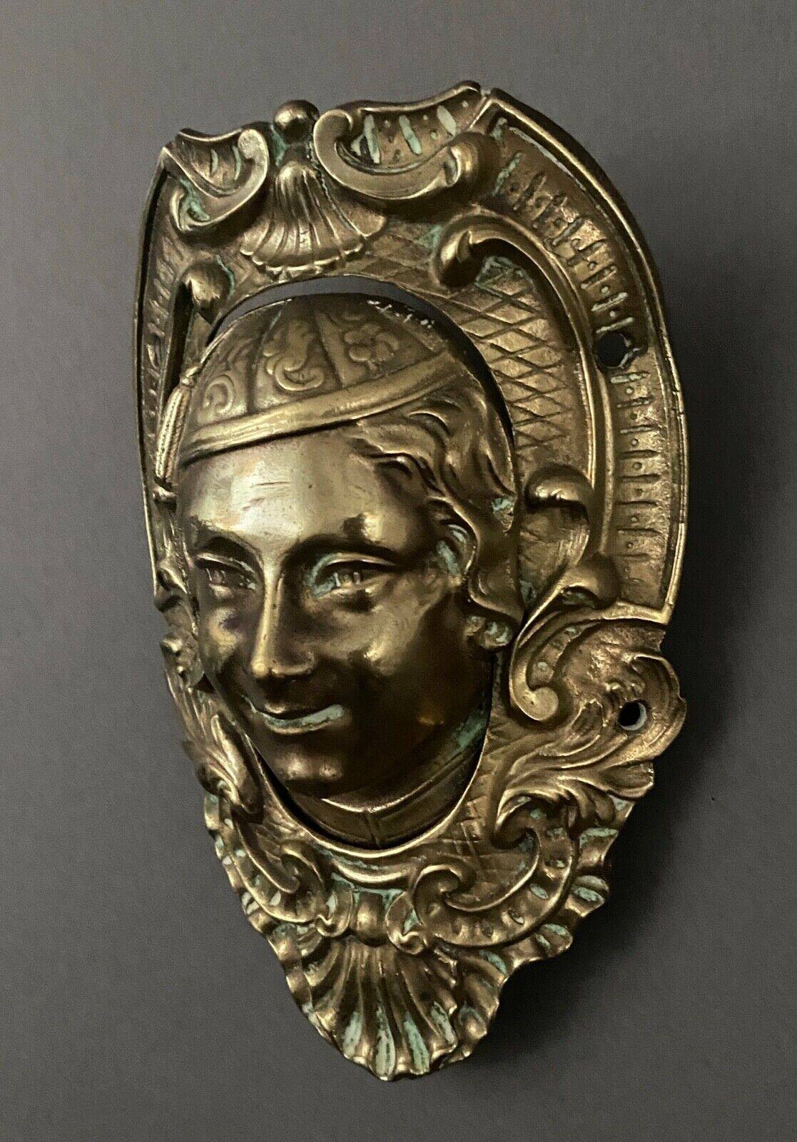 Ornementation de billard en bronze doré visage décor Louis XIV