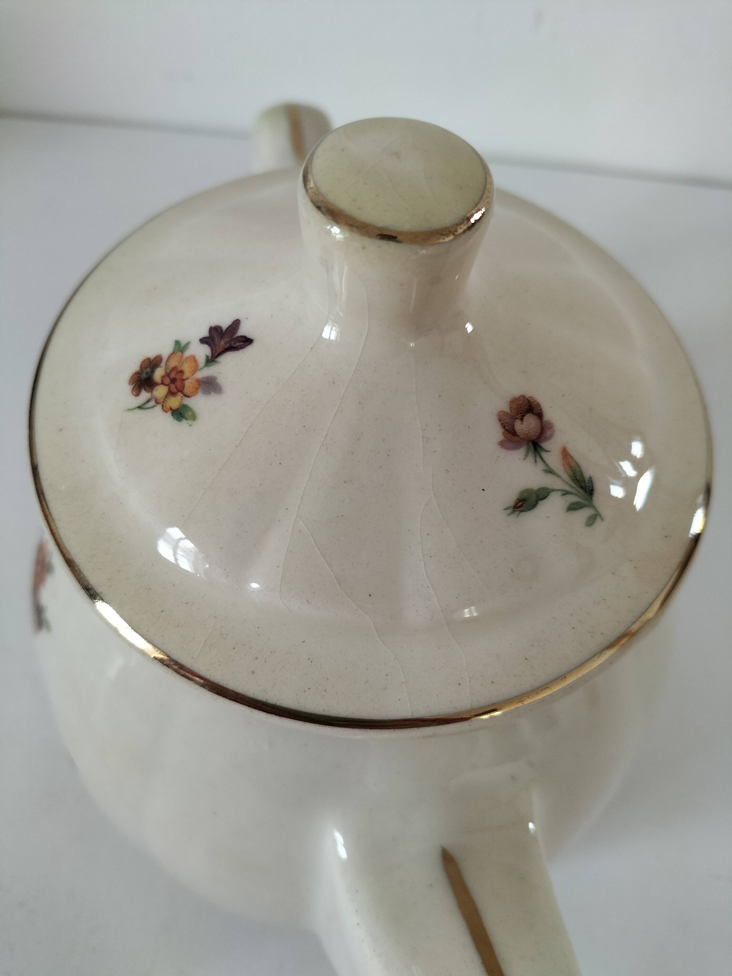 Sultana style teapot