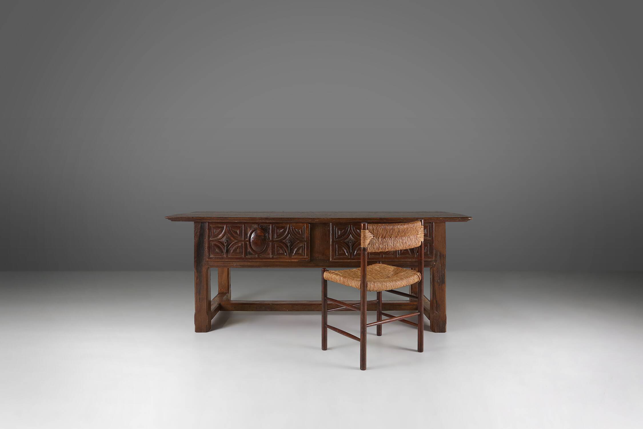 Antique Spanish console table in oak wood, with 2 large drawers from the 18th century.
