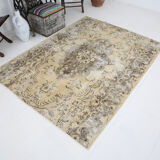 Classic beige & brown vintage rug, 211x155 cm