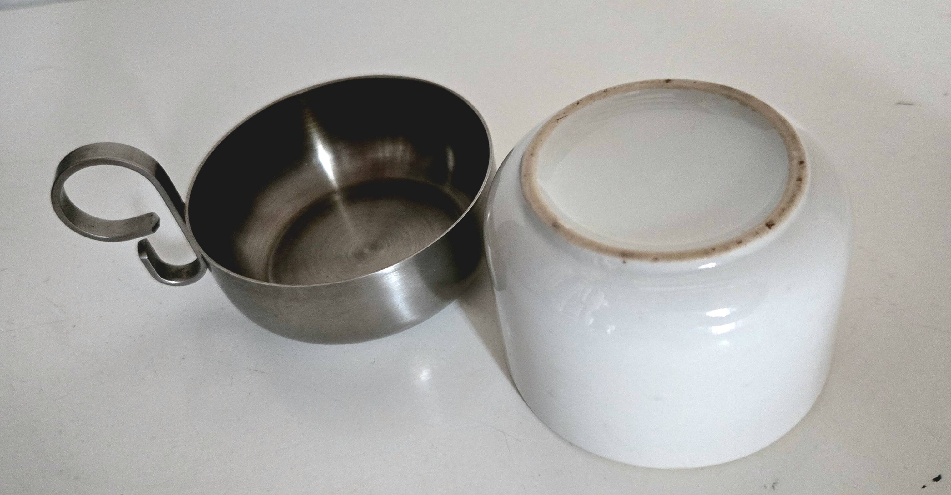 Cup and stand Létang Remy