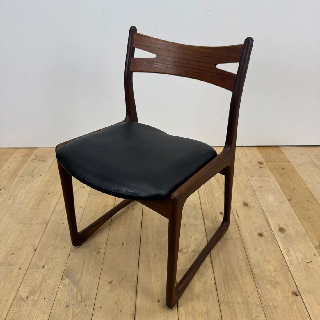 Chaise en teck rembourrée, années 1960