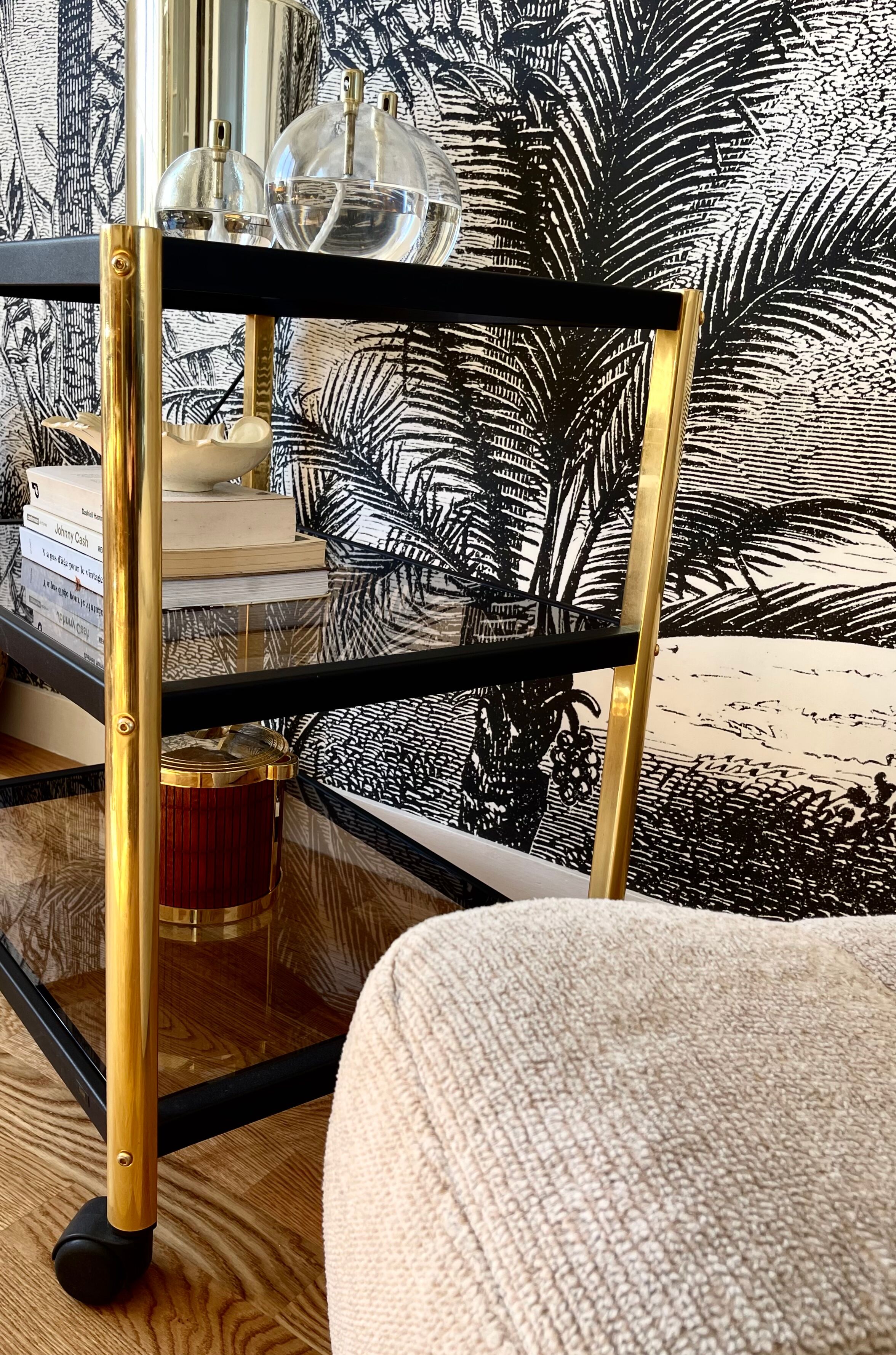 Glass and metal service 1980