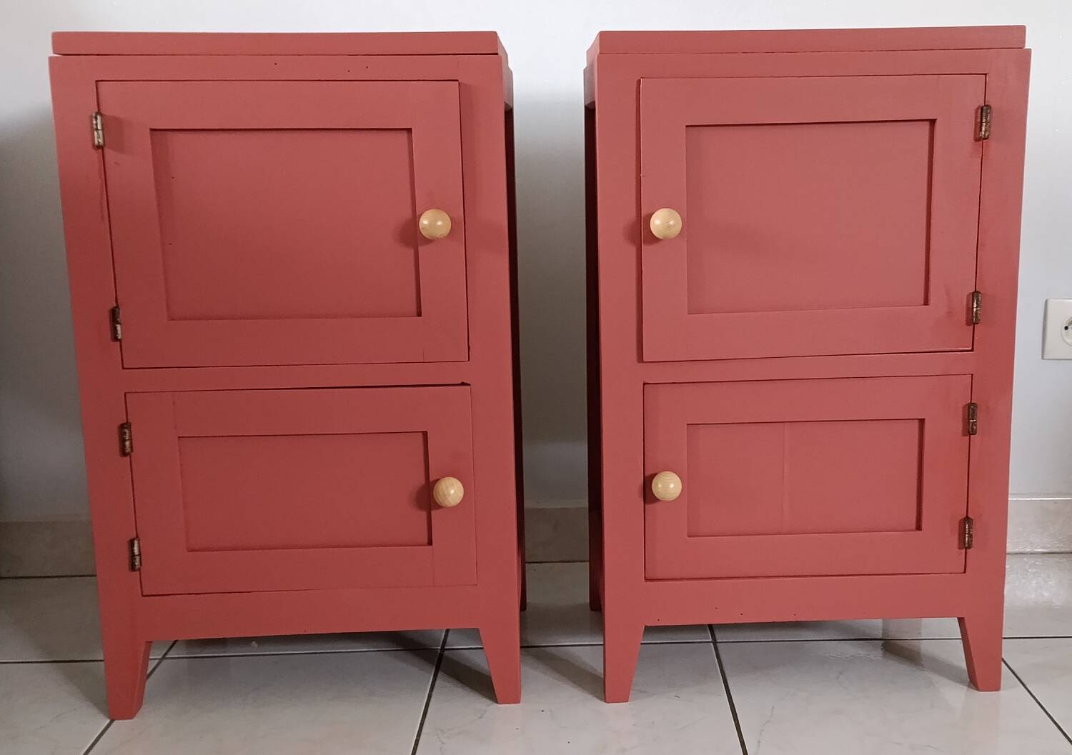 2 bedside tables René Gabriel