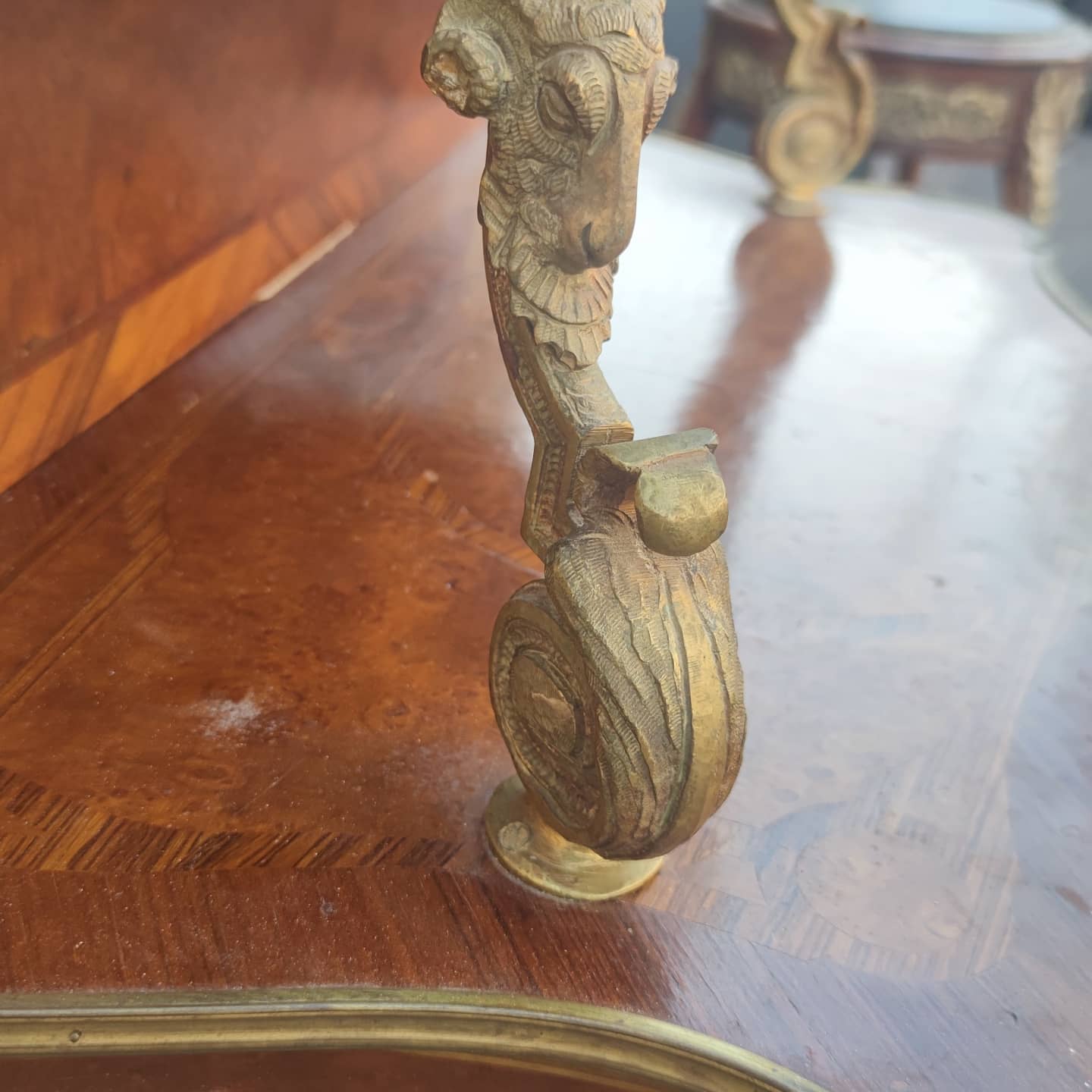 Bureau dit "Bonheur du jour" de style Louis XV