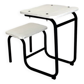 Small children's desk