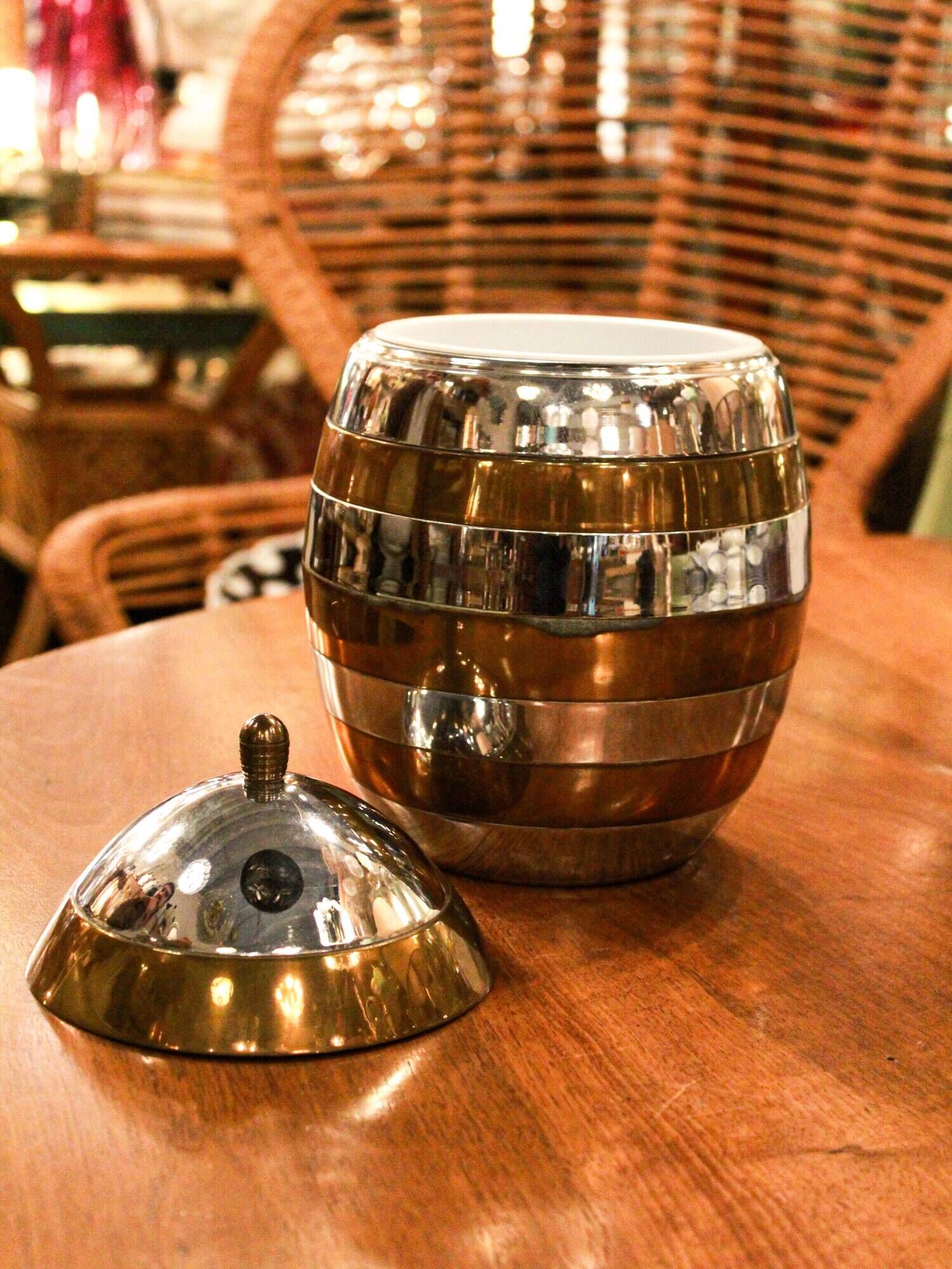 Egg-shaped ice bucket, silver and gold finish – Tommaso Barbi