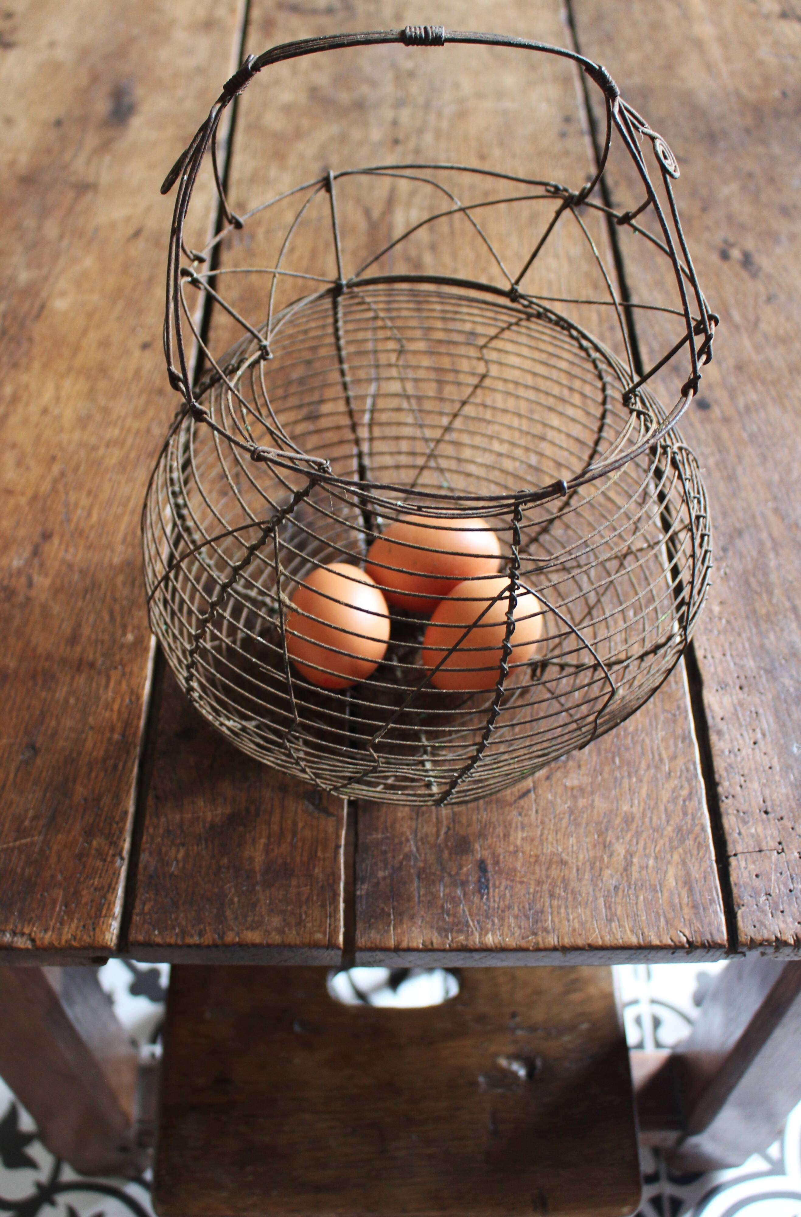 Wire basket salad eggs handle decorations