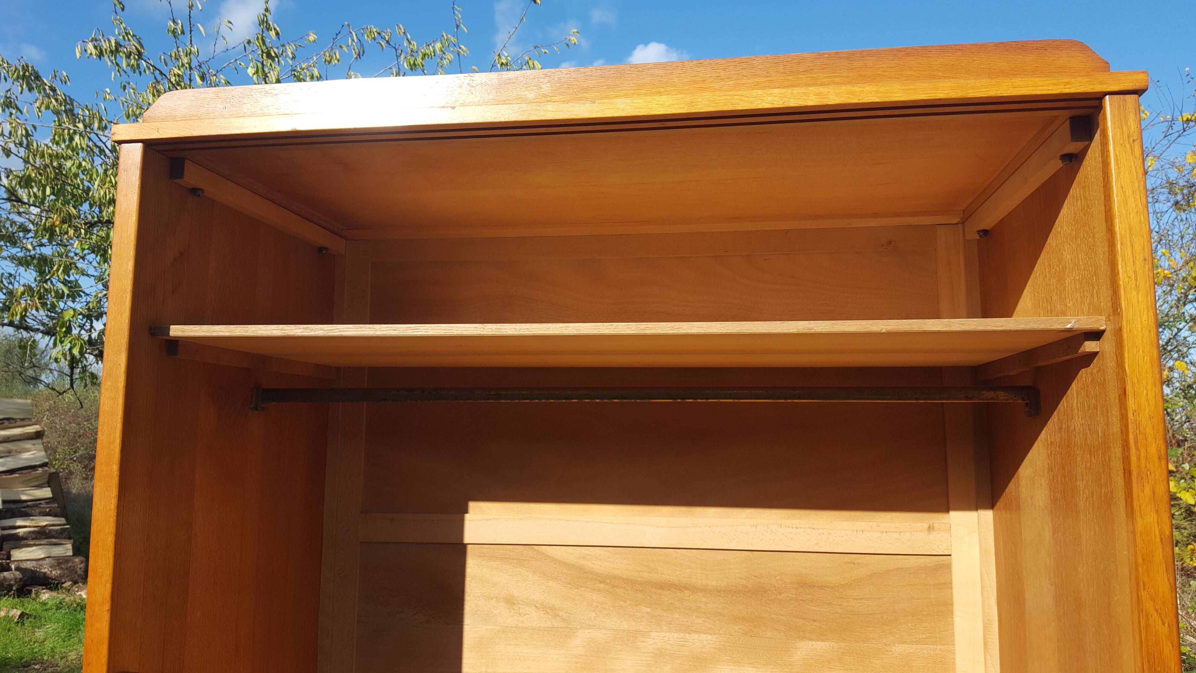 Scandinavian wardrobe foot compas vintage