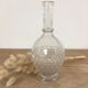 Carafe en verre moulé
