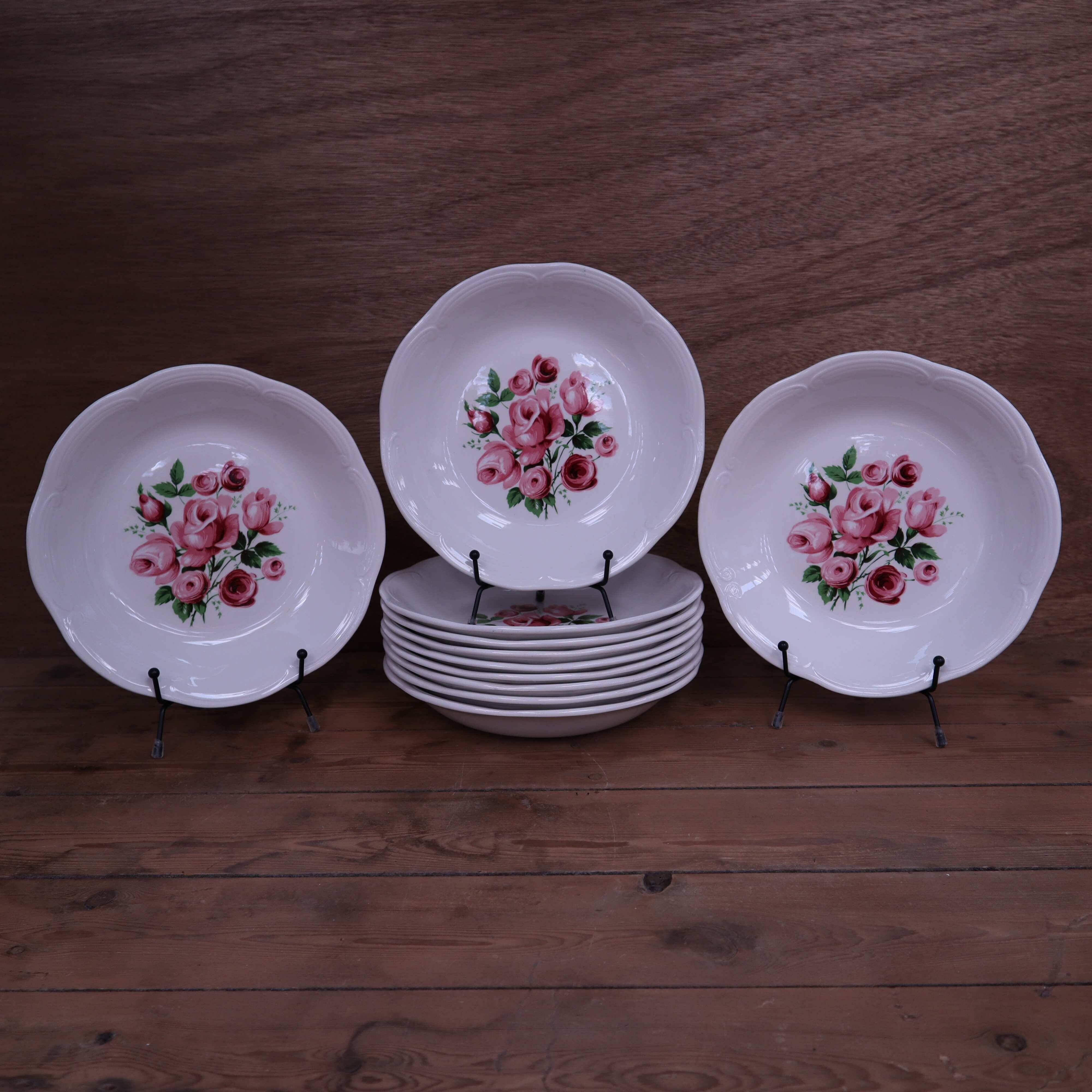 11 Moulin des Loups rose bouquet soup plates