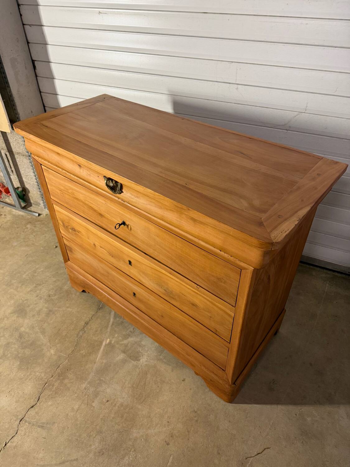 Chest of drawers