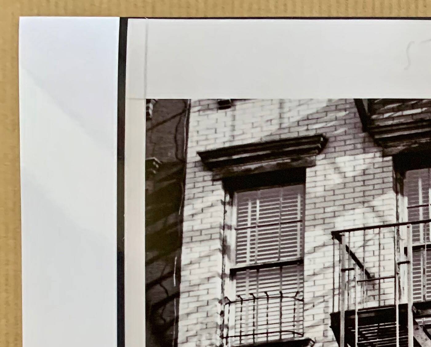 Photo New York 1953 – Fire escape & woman at the window