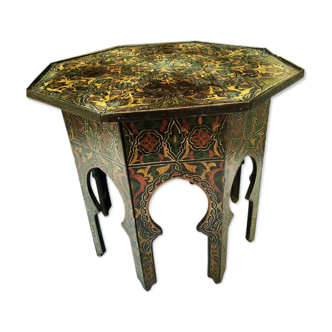 Oriental table painted at the beginning of the 20th century