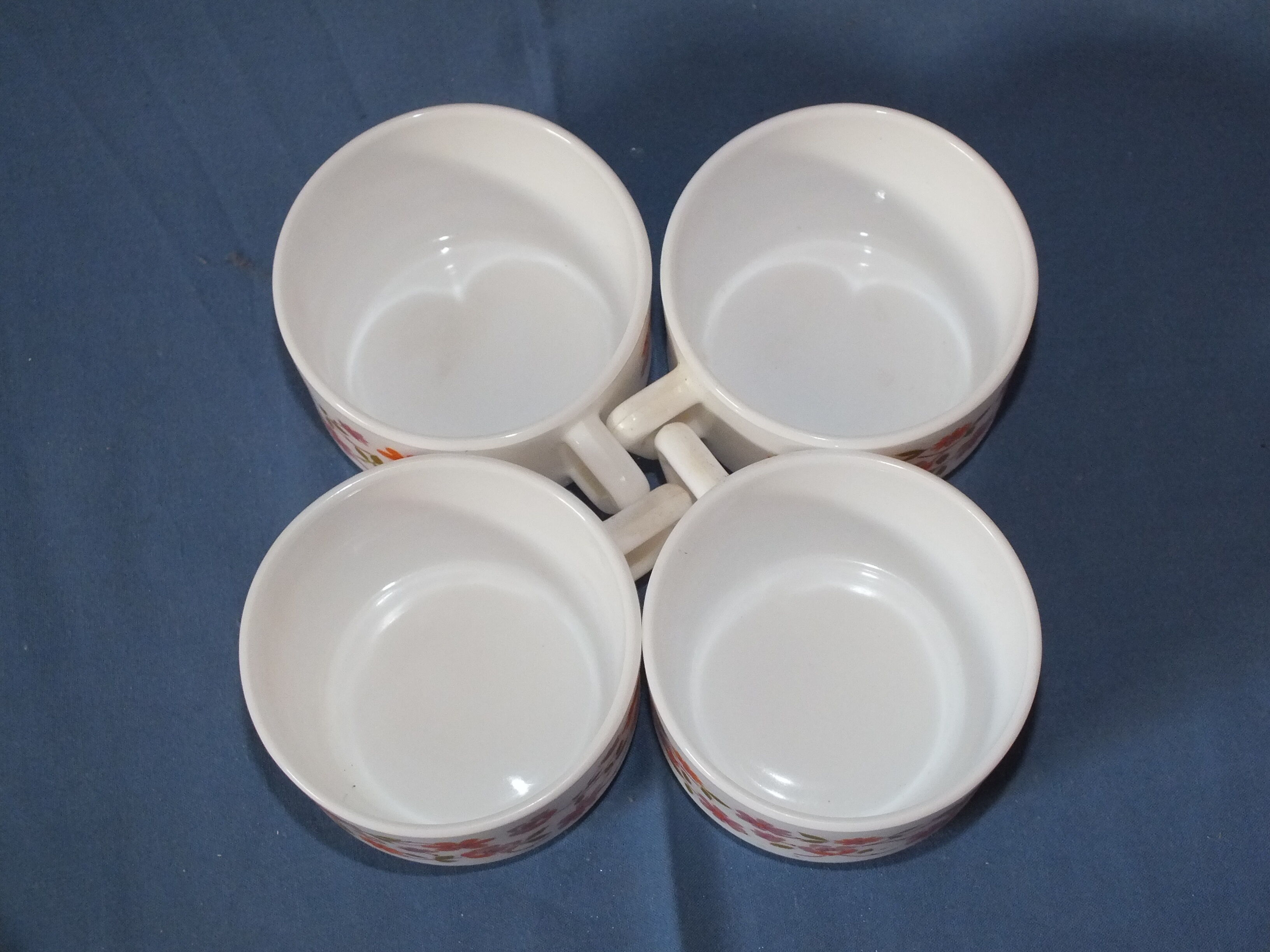 4 coffee cups Arcopal, 1970 Scania flowers