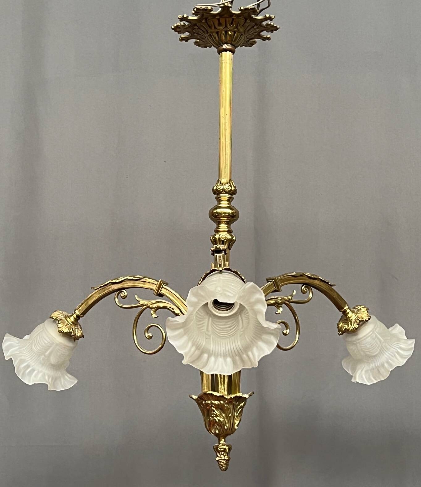 Louis XV style chandelier. Solid gilded bronze.
