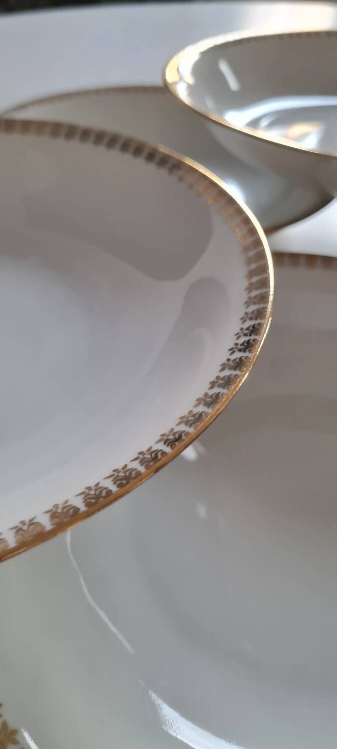 Set of 6 porcelain plates