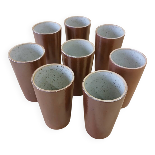8 mugs/ tasses en grès vernisse