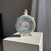 Vintage flat plate in white Modra earthenware, hand-painted.