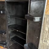 Metal cabinet