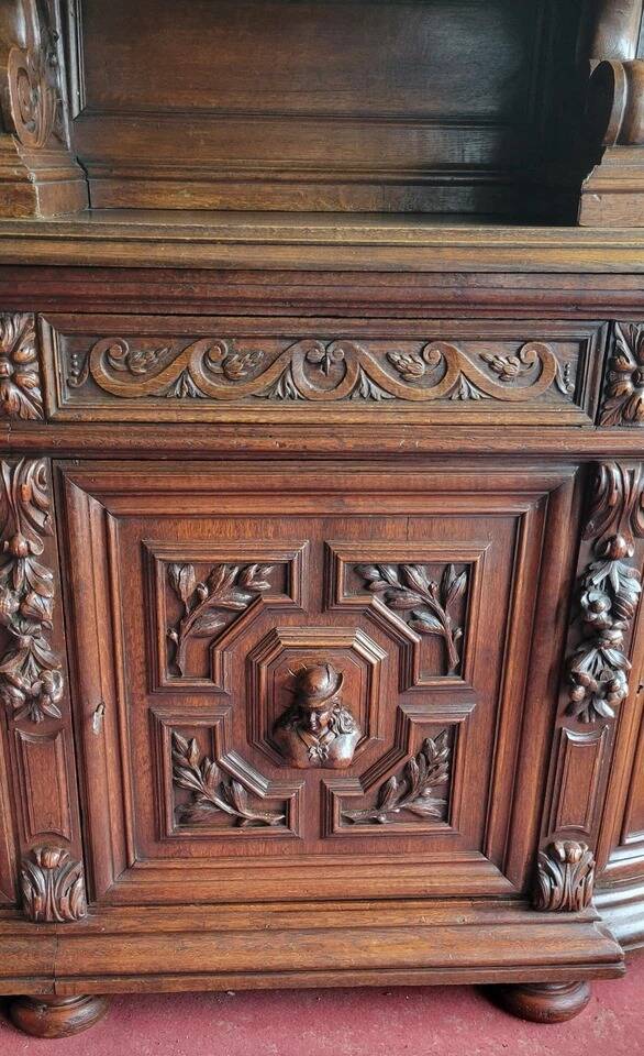Very important Renaissance style chateau library buffet in oak