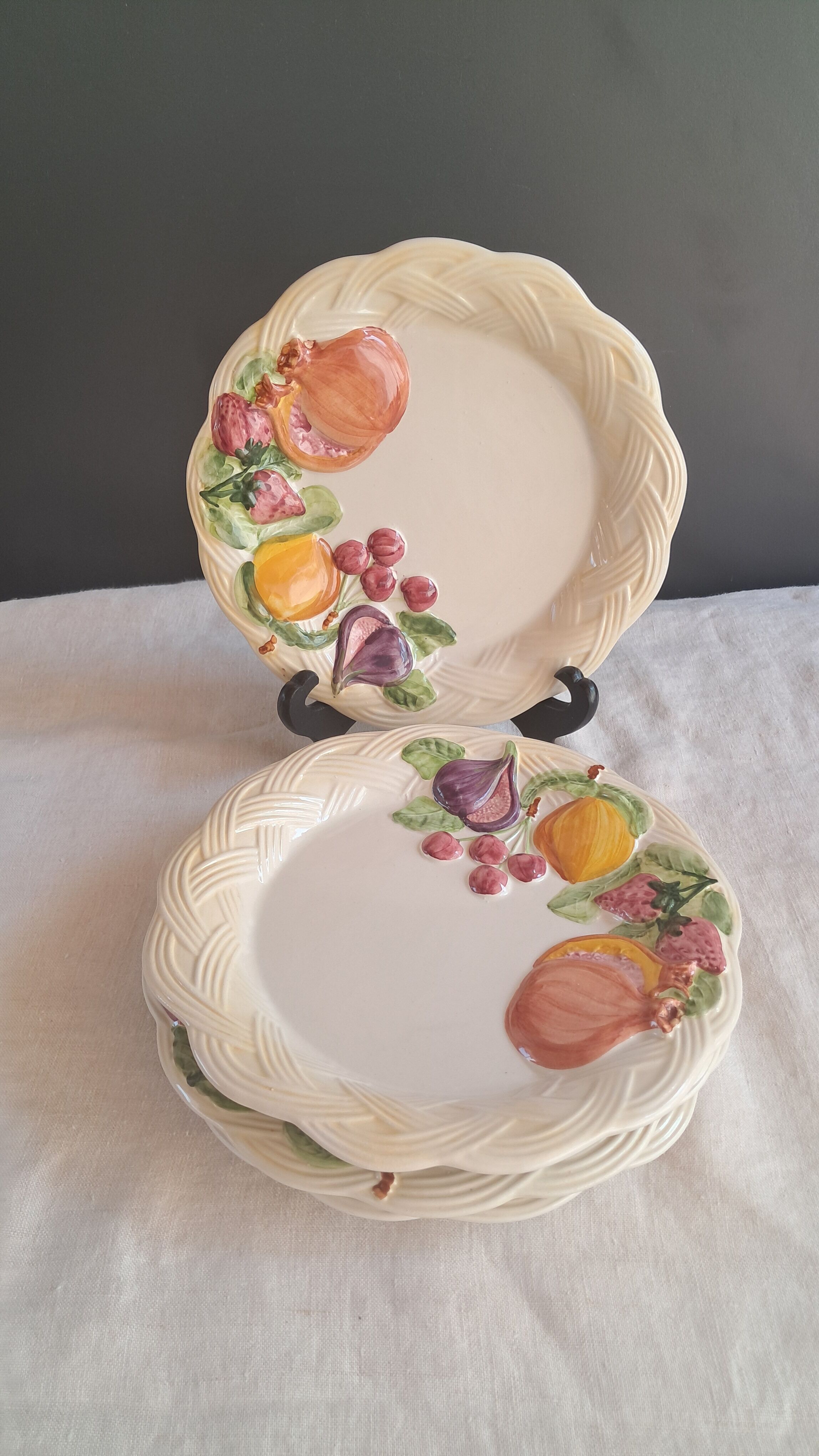 Assiettes à dessert en barbotine