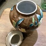 China lidded pot