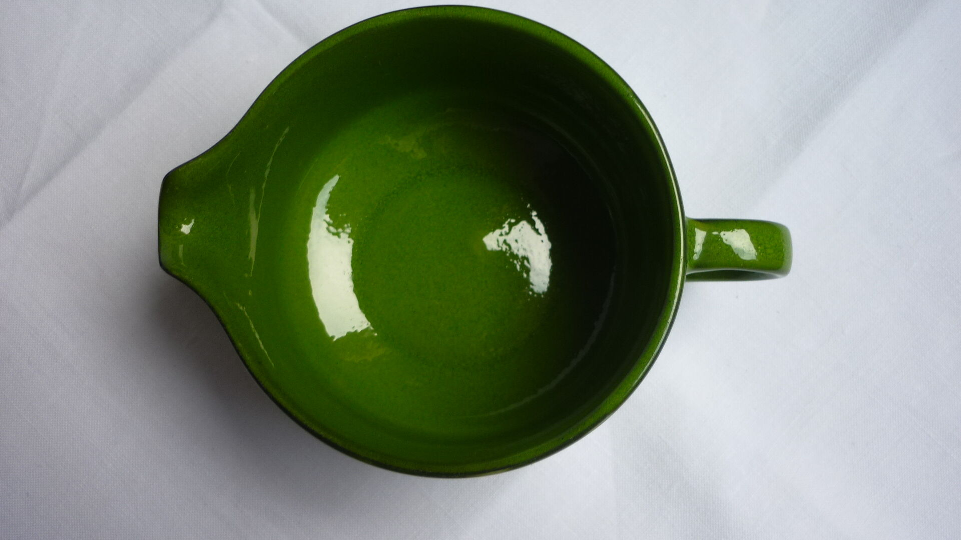 Green enamelled porcelain coffee set