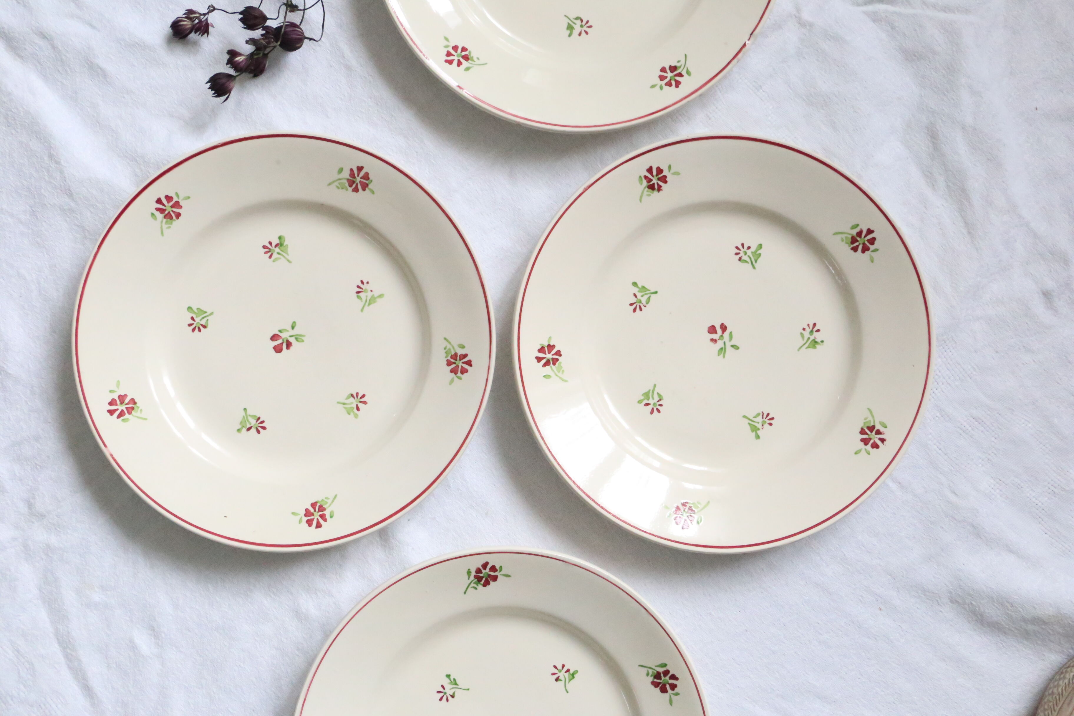 Set of 4 flat plates Niderviller, vintage