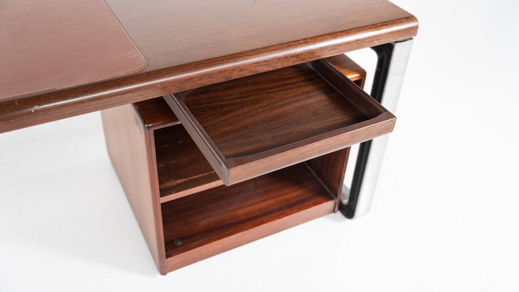 Mid-Century Modern T333 Desk by Oslvado Borsani and Eugenio Gerli for Tecno