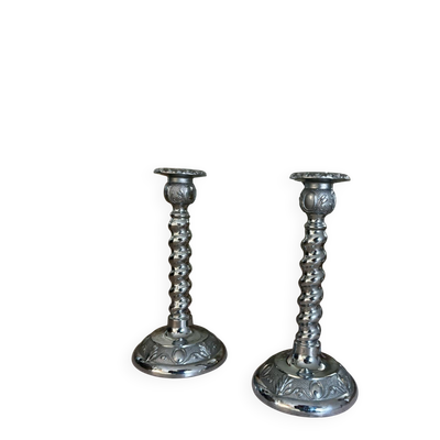 Vintage lot de deux bougeoirs en métal argenté made in England