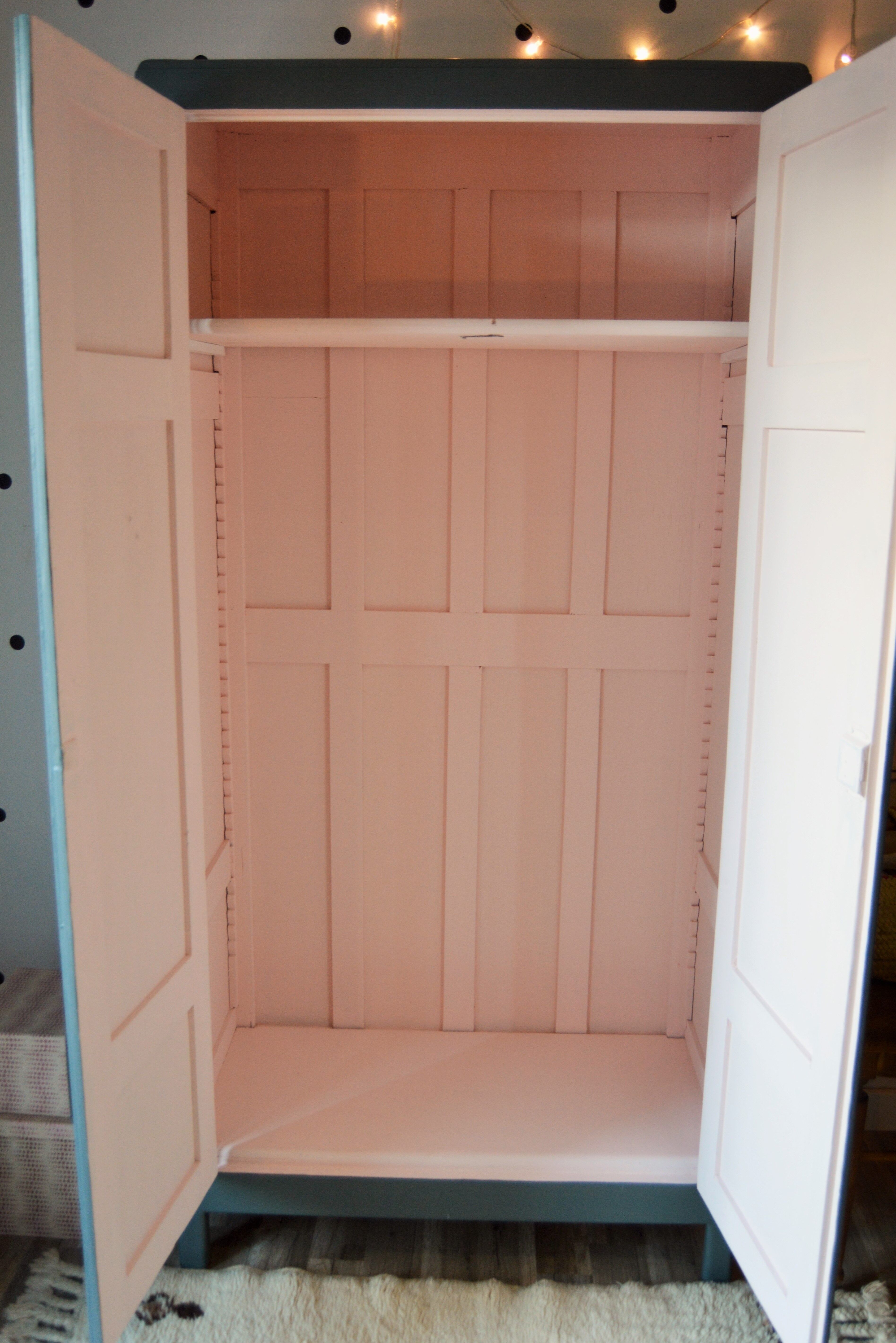 Cabinet vintage old locker room