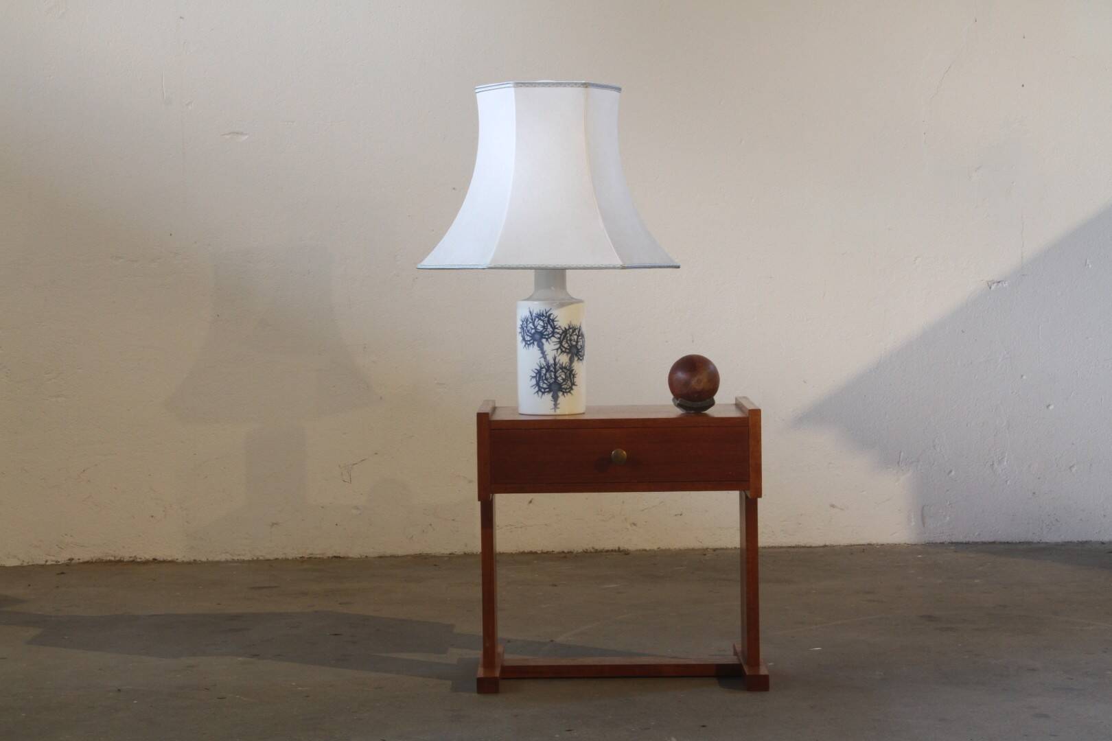 Table de chevet en teck danoise des années 1960